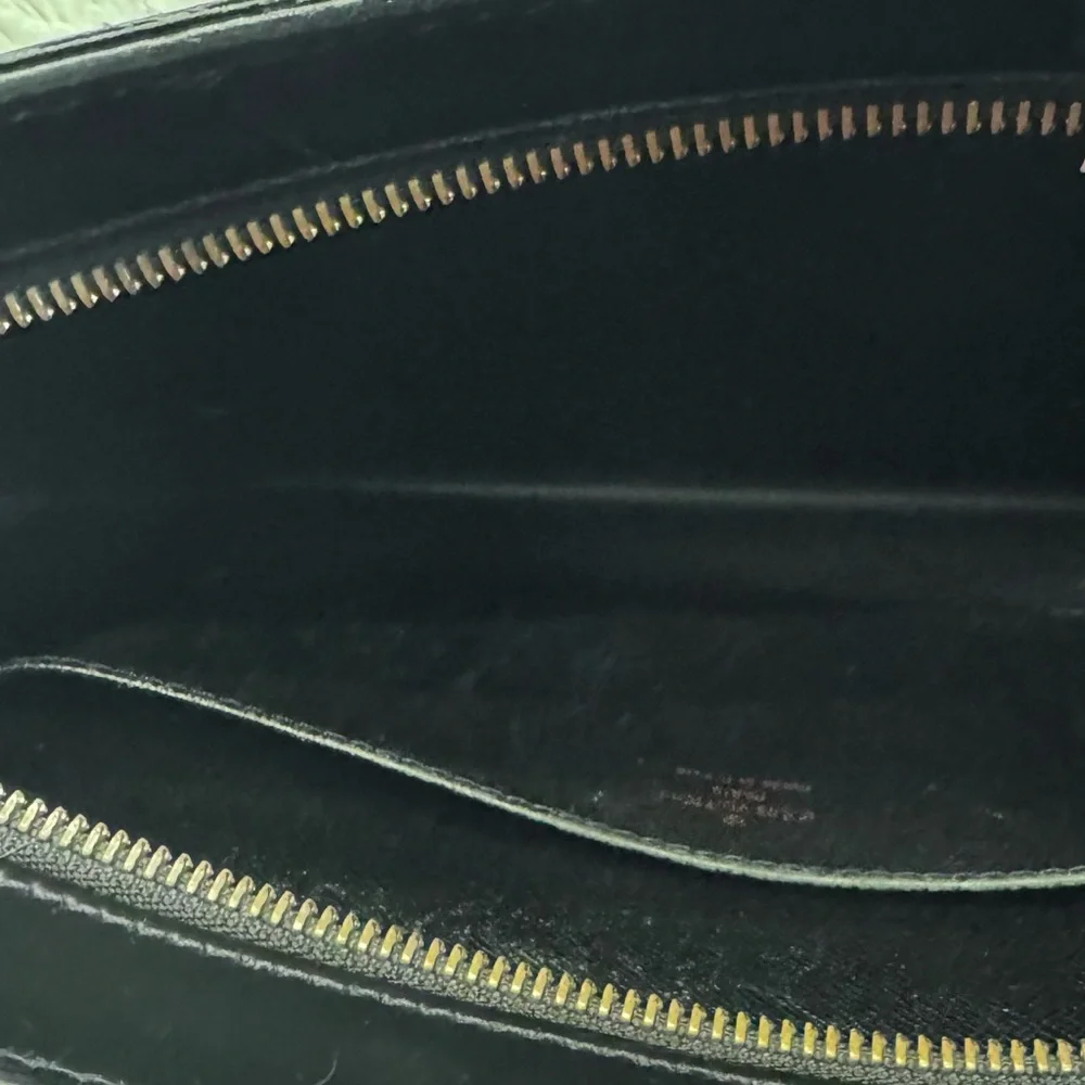 Vintage 2000 Louis Vuitton Epi Leather Clutch